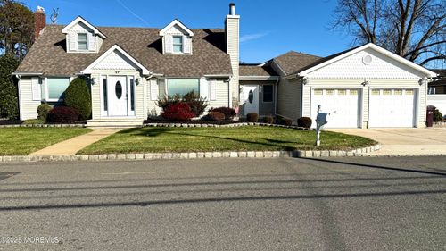 27 3rd Ave, Toms River, NJ, 08757-5011 | Card Image