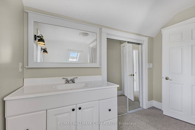 111 Penetang St, House other with 2 bedrooms, 2 bathrooms and 4 parking in Barrie ON | Image 16