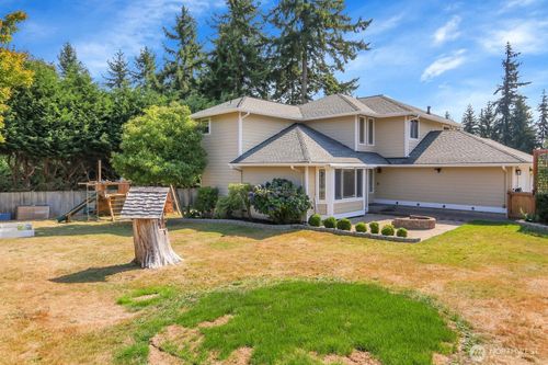 17217 Larch Way, Lynnwood, WA, 98037-8201 | Card Image