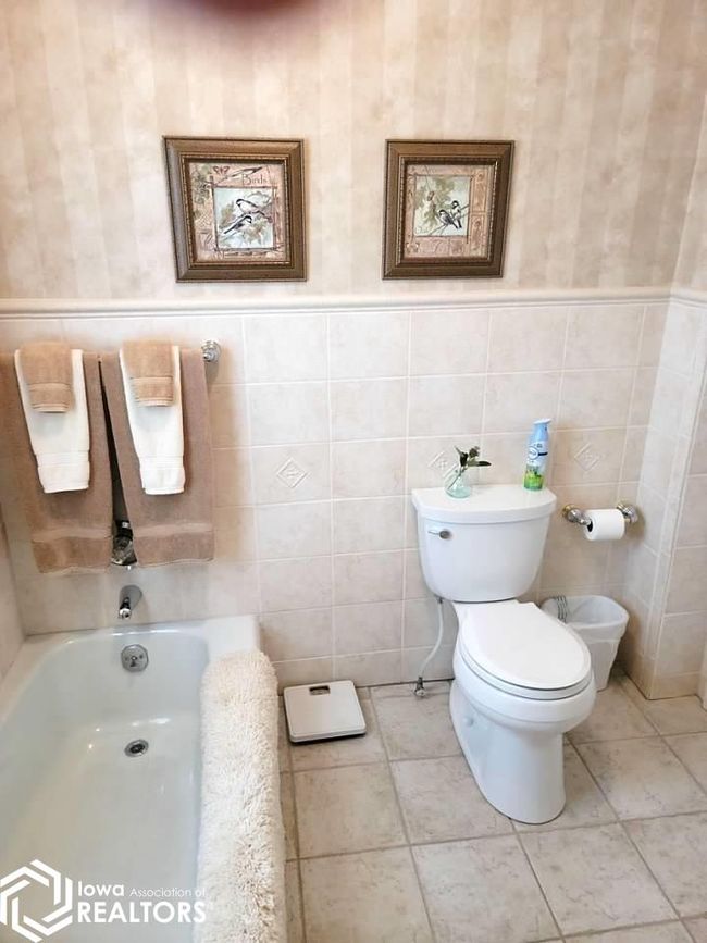 703 W Broadway St, House other with 5 bedrooms, 3 bathrooms and null parking in Eagle Grove IA | Image 74