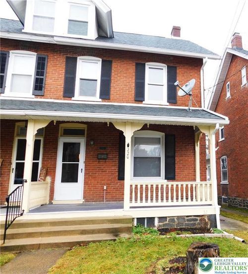 220 Locust St, Coopersburg, PA, 18036-1927 | Card Image