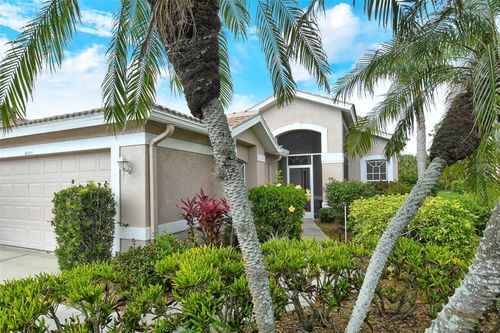 9411 Forest Hills Cir, Sarasota, FL, 34238-5810 | Card Image