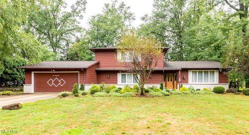 592 Rutland Dr, Highland Heights, OH, 44143-2043 | Card Image