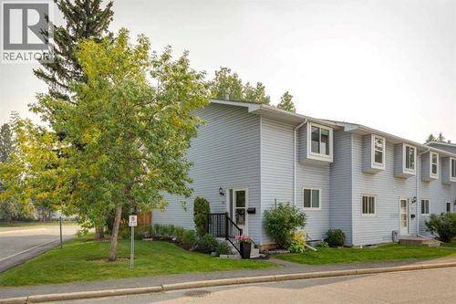 4810 40 Ave Sw, Calgary, AB, T3E1E5 | Card Image