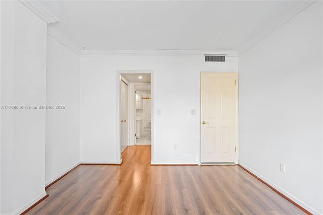 2B - 77 Crandon Blvd, Condo with 1 bedrooms, 2 bathrooms and null parking in Key Biscayne FL | Image 27