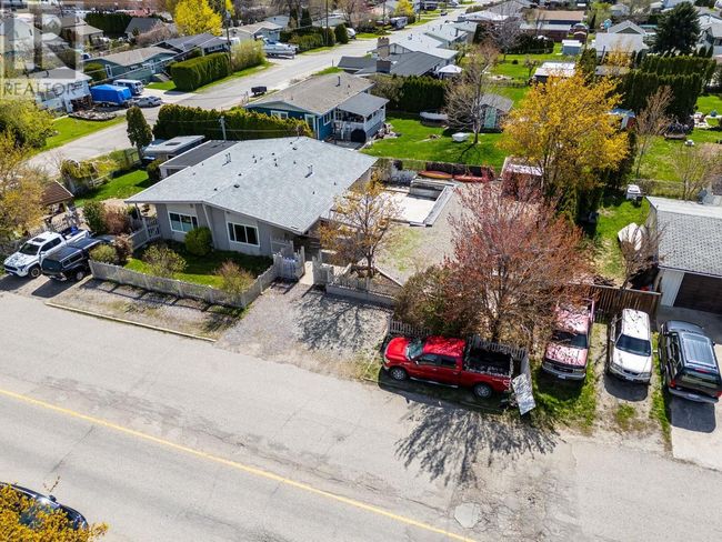 2431 Bering Rd, Home with 2 bedrooms, 1 bathrooms and 5 parking in West Kelowna BC | Image 29