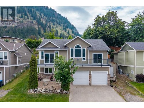 1189 Montgomery Pl, Chase, BC, V0E1M1 | Card Image