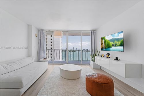 apt-2209-7601 E Treasure Dr, North Bay Village, FL, 33141-4369 | Card Image