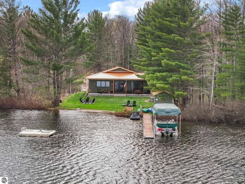 5590 Kerbyson Dr Se, Kalkaska, MI, 49646-9229 | Card Image