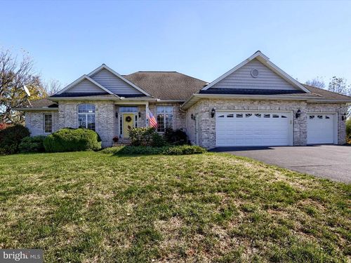9 Linden Dr E, CARLISLE, PA, 17015-6906 | Card Image