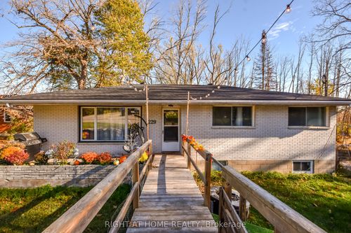 229 Mountain Ave, Tay, ON, L0K2C0 | Card Image