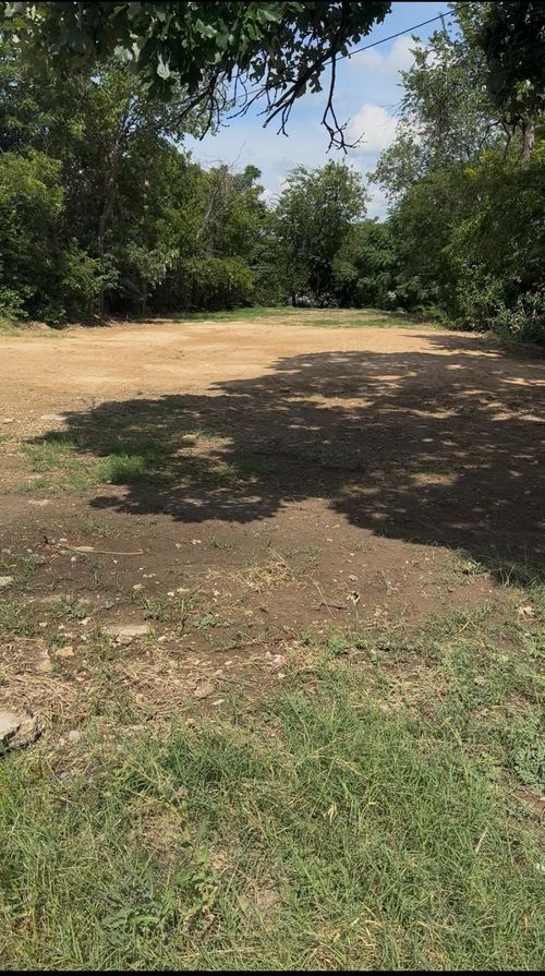 1329 Ash Crescent St, Fort Worth, TX, 76104-5605 | Card Image