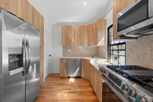 22343 113th Dr, Queens Village, NY, 11429-2718 | Card Image