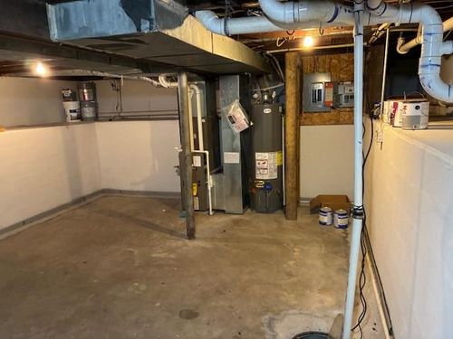 1944 Nw Winter St, Topeka, KS, 66608-1649 | Card Image