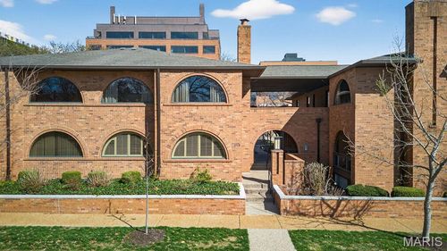 170 N Brentwood Blvd, Clayton, MO, 63105-3741 | Card Image