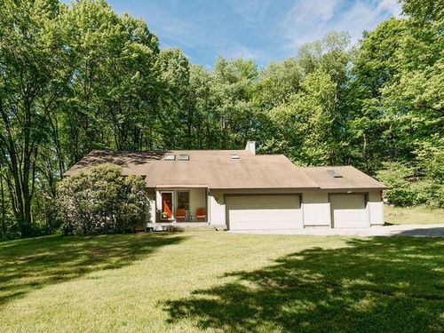 108 Hickory Hills Ln, Slippery Rock, PA, 16057 | Card Image