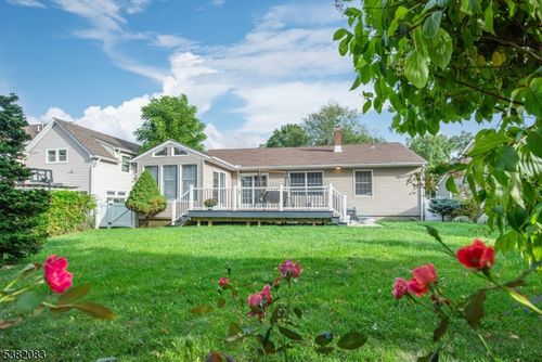296 Northview Ter, Springfield, NJ, 07081-2613 | Card Image