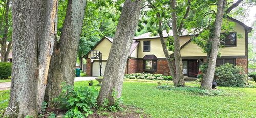 1914 S Hunters Ridge Ln, Greenwood, IN, 46143-8721 | Card Image