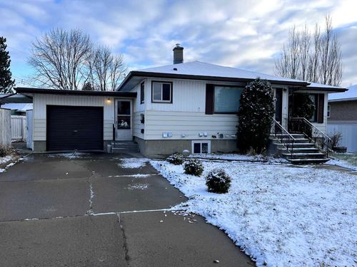 b-845 Stafford Dr N, Lethbridge, AB, T1H2B7 | Card Image