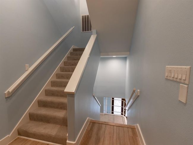 Interior staircase | Image 26