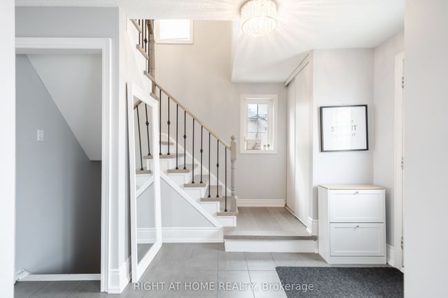 619 Beckworth Sq, House other with 3 bedrooms, 2 bathrooms and 4 parking in Pickering ON | Image 12