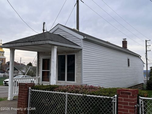 978 Walnut St, Freeland, PA, 18224-1335 | Card Image