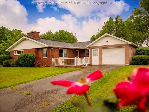 417 Sunnybrook Dr, Hurricane, WV, 25526-9331 | Card Image