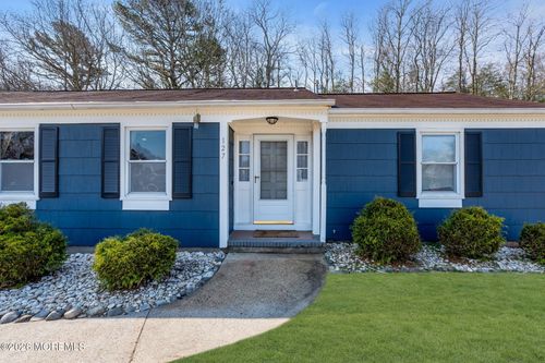 127 Driftwood Ln, Lanoka Harbor, NJ, 08734-2816 | Card Image
