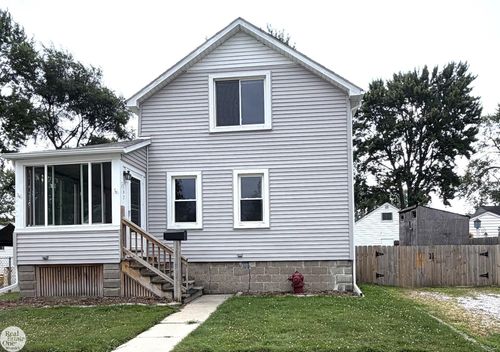 147 Robertson St, Marine City, MI, 48039-3522 | Card Image