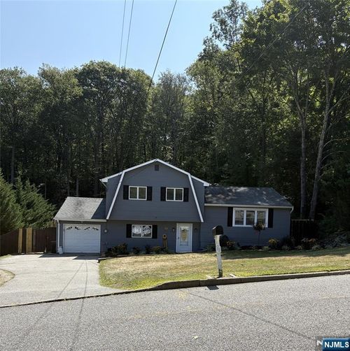 95 Morris Ave, West Milford, NJ, 07480-1120 | Card Image