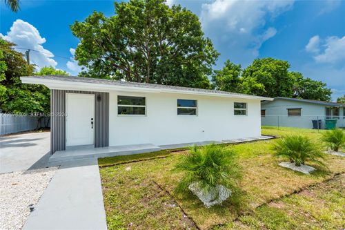 655 Sw 6th Ter, Florida City, FL, 33034-4767 | Card Image