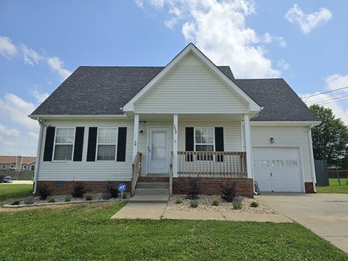 1057 Beck Cir, Clarksville, TN, 37042-4855 | Card Image