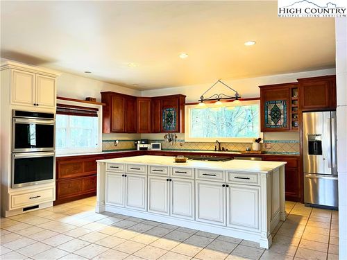 56 Buttons Ln, Sparta, NC, 28675-9511 | Card Image