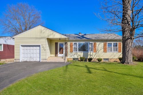 1322 Lakeview St, Johnsburg, IL, 60051-8913 | Card Image