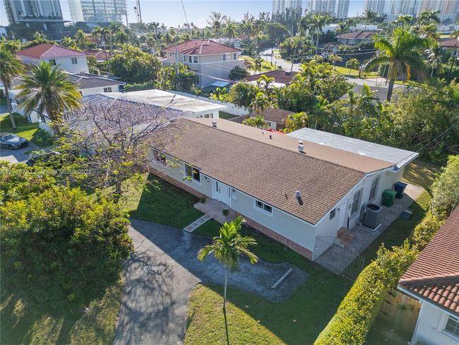 300 187 Th St, House other with 3 bedrooms, 2 bathrooms and null parking in Sunny Isles Beach FL | Image 36