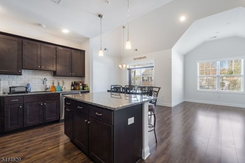 104 Autumn Ct, Little Falls, NJ, 07424-2365 | Card Image