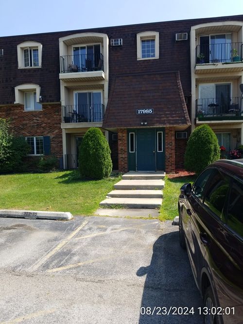 1-103-17985 Amherst Ct, Country Club Hills, IL, 60478-7007 | Card Image