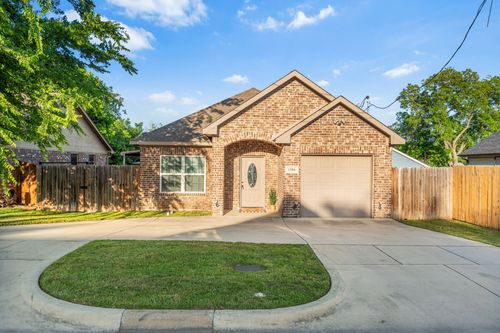 1504 Yale St, River Oaks, TX, 76114-2030 | Card Image