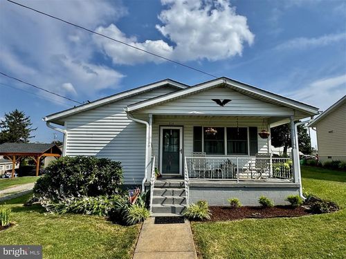 214 E 6th Ave, RANSON, WV, 25438-1619 | Card Image