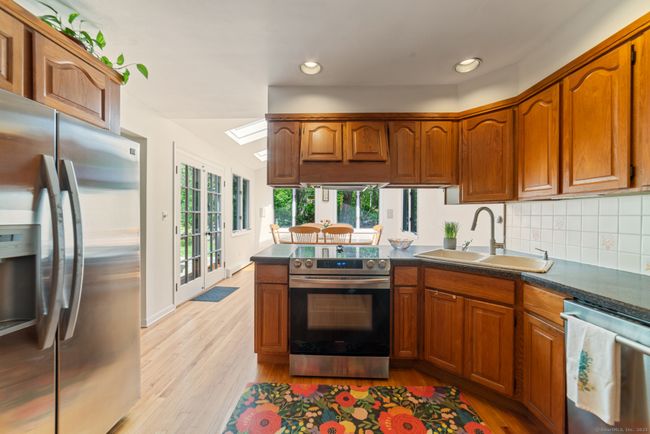 33 Saw Mill Rd, House other with 4 bedrooms, 3 bathrooms and null parking in Newtown CT | Image 13
