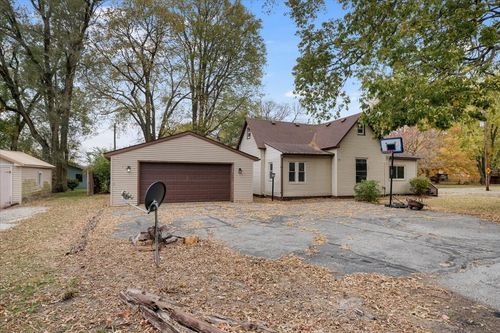 819 Center St, Monticello, IL, 61856-1527 | Card Image