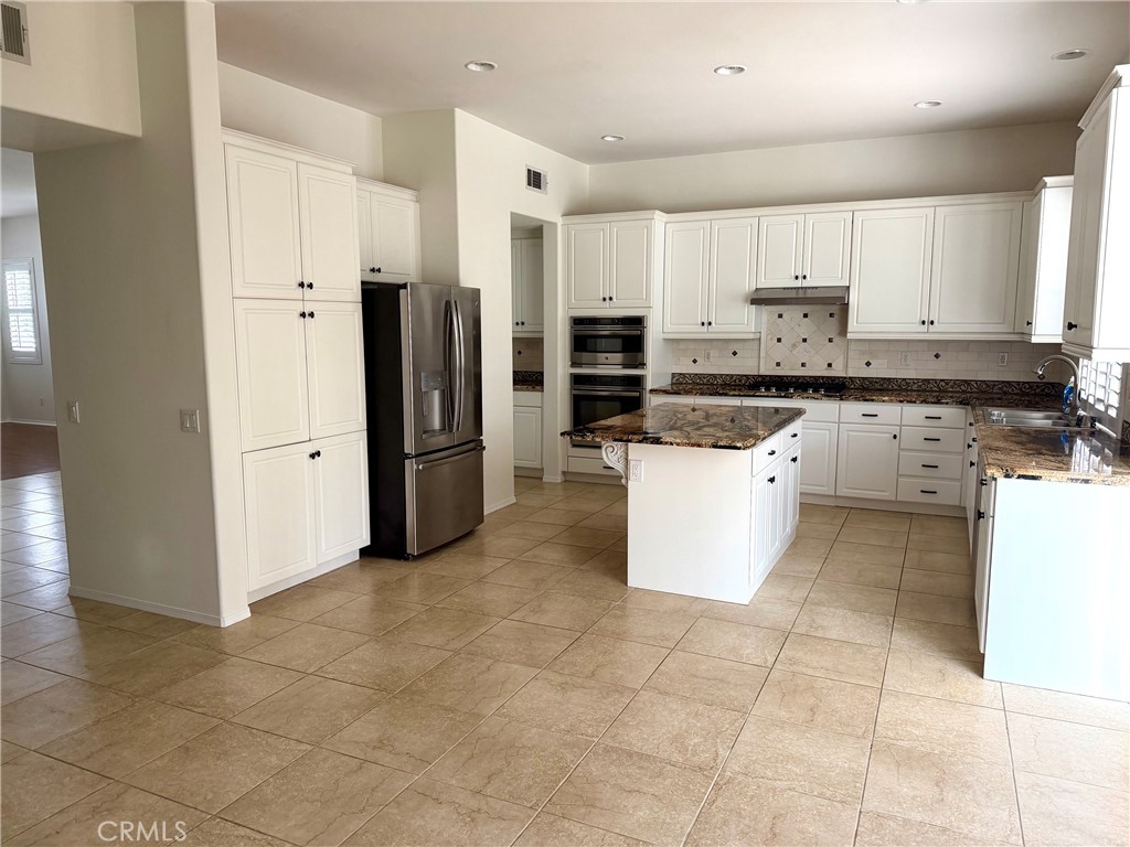 Residential Lease in Riverside 3