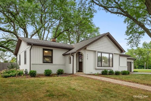 110 N Cambridge Dr, Geneva, IL, 60134-1709 | Card Image
