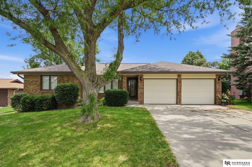 1120 Smoky Hill Rd, Lincoln, NE, 68520-1165 | Card Image