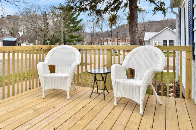 4 Front Deck Seating Area.jpg | Image 28