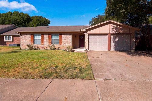 7917 Berrybrook Dr, Watauga, TX, 76148-1508 | Card Image