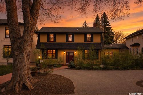 208 Saskatchewan Cres W, Saskatoon, SK, S7M0A4 | Card Image