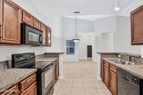 304-8241 Pelican Landing Rd, JACKSONVILLE, FL, 32256-3224 | Card Image