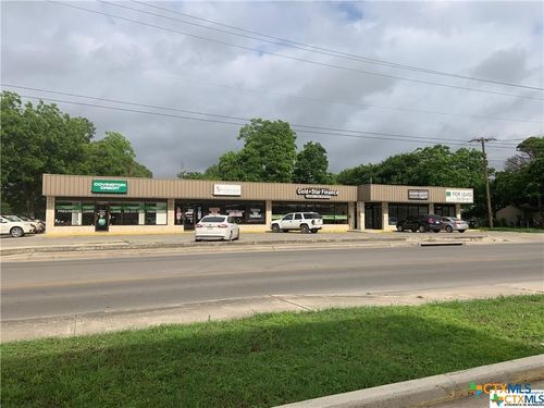 412 N King St, Seguin, TX, 78155-5009 | Card Image