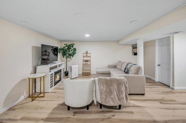 14 N Coe Ln, House other with 3 bedrooms, 2 bathrooms and null parking in Ansonia CT | Image 33
